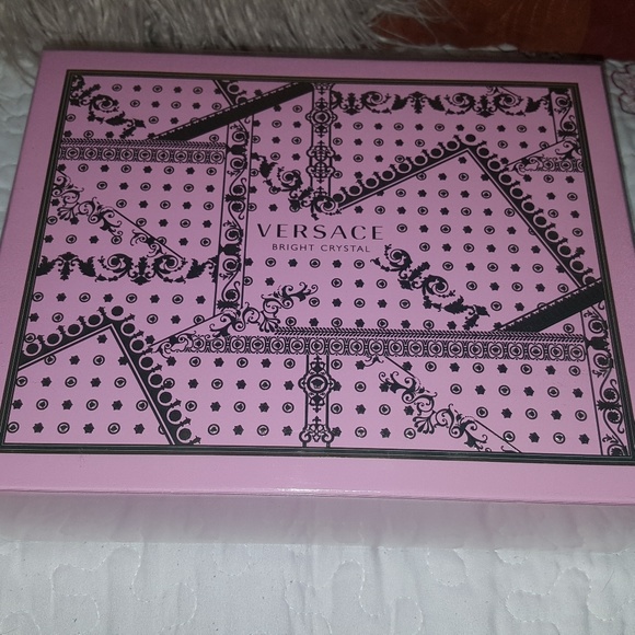 Versace Gift Set - Picture 3 of 4
